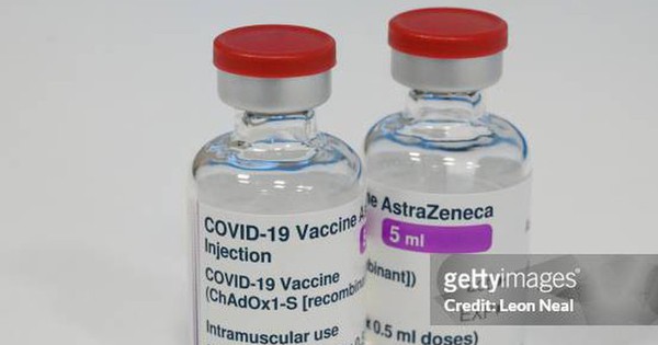 AstraZeneca thừa nhận vaccine COVID-19 có thể gây tác dụng phụ hiếm gặp dẫn đến cục máu đông